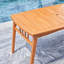 Table de salle à manger en bois eucalyptus miel avec trou pour parasol et table basse