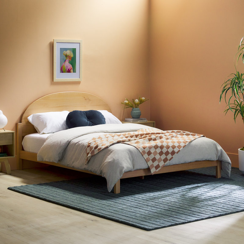 Danna Solid Wood Platform Bed with Arched Headboard, Queen, Cerused White