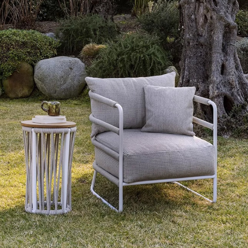 Ensemble de sièges d'extérieur avec coussins modernes et simples
