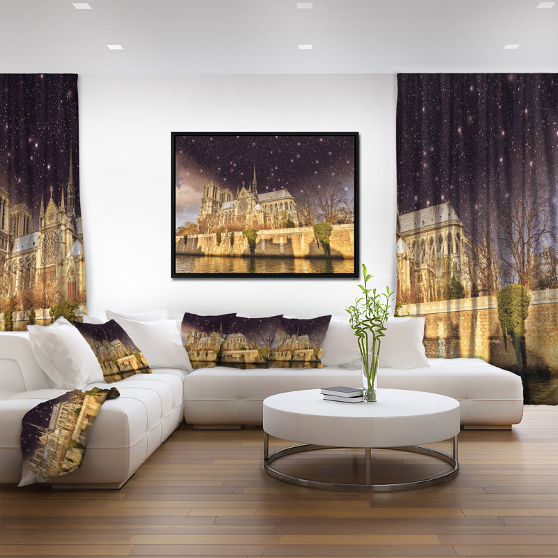 «Notre Dame Cathedral at Night», impression sur toile encadrée, H 28 po x l 60 po x P 1,5 po