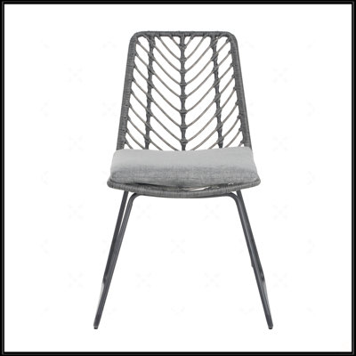 Chair With 2 Cushions