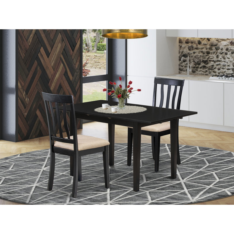 L'ensemble de table de salle à manger 3 pièces contient une table de salle à manger rectangulaire avec rallonge papillon et 2 chaises en tissu de lin noir brossé