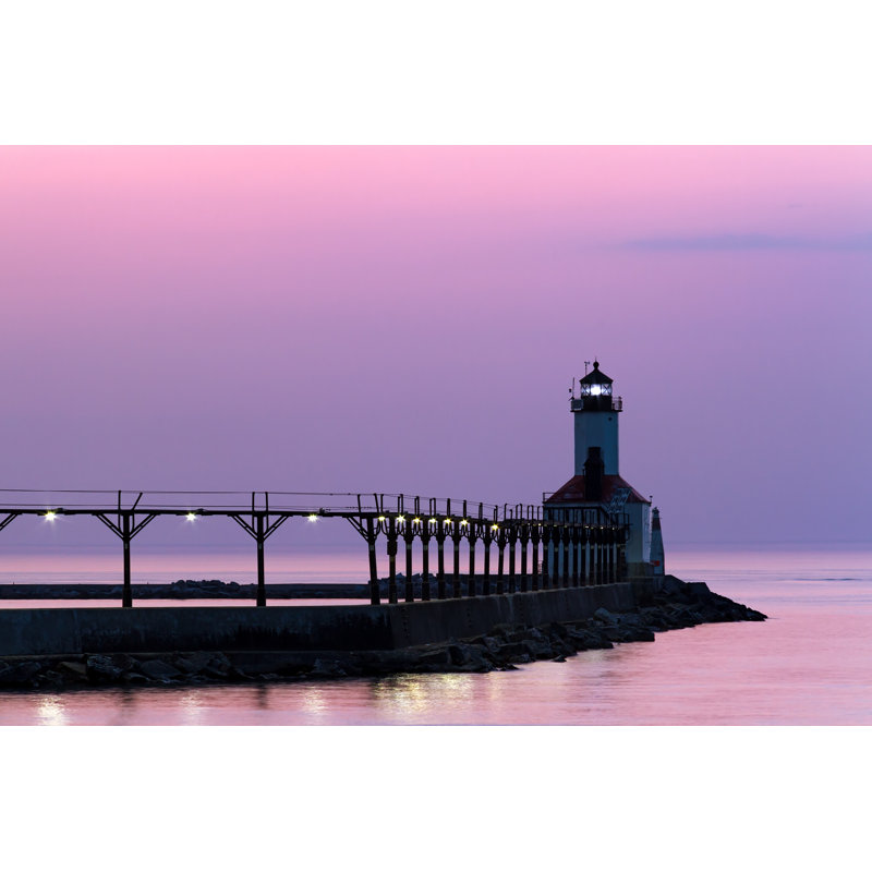«Michigan City Lighthouse» par Kenneth_Keifer - photographie sur toile tendue, L 18 po x H 12 po