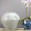 Vase céladon en porcelaine avec accents bleus