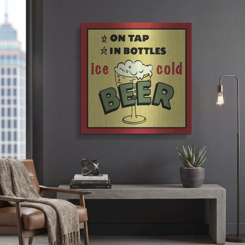  «Cold Beer 2» par Jean Plout, art mural en métal, 36 po x 36 po, 36 po x 36 po