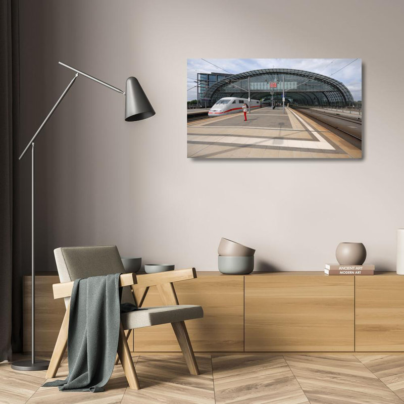 Berlin Haupthahnhof Train