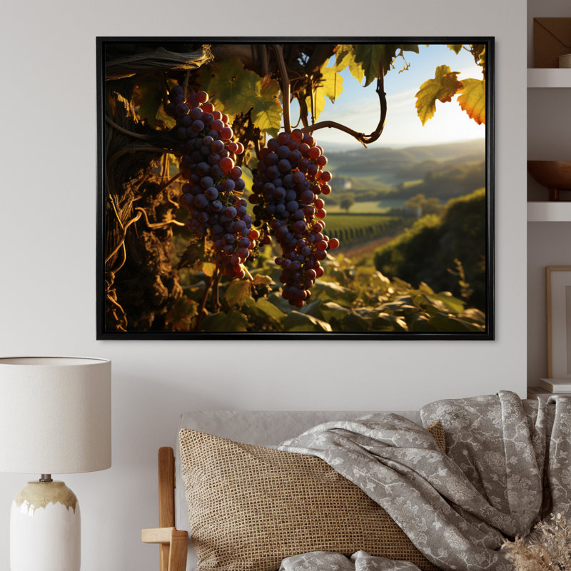 Raisins mauves, attrape-rêves sur toile, H 16 po x l 32 po x P 1 po, Cadre flottant noir