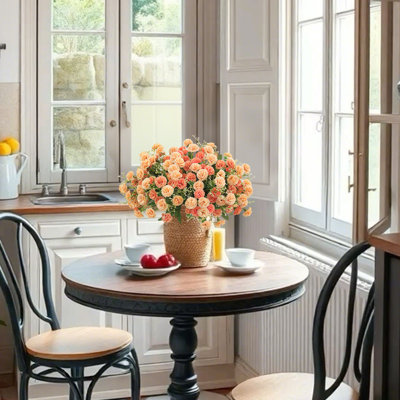 5 pièces de petites fleurs artificielles avec œillets et fleurs en soie pour des décorations de mariage à l'extérieur