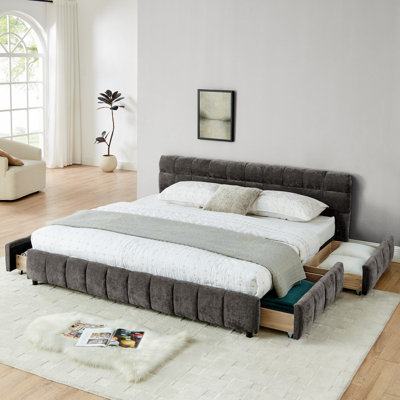 Structure de lit tapissier très grand en chenille avec quatre tiroirs