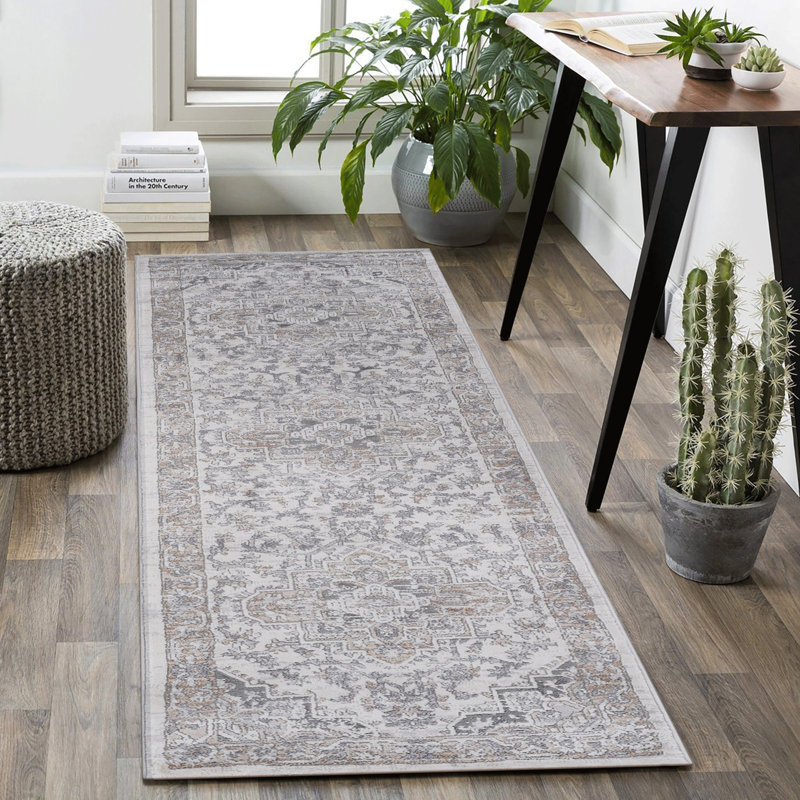 Lint-free, stylish, stain-resistant area rug, Runner 2'2" x 8'