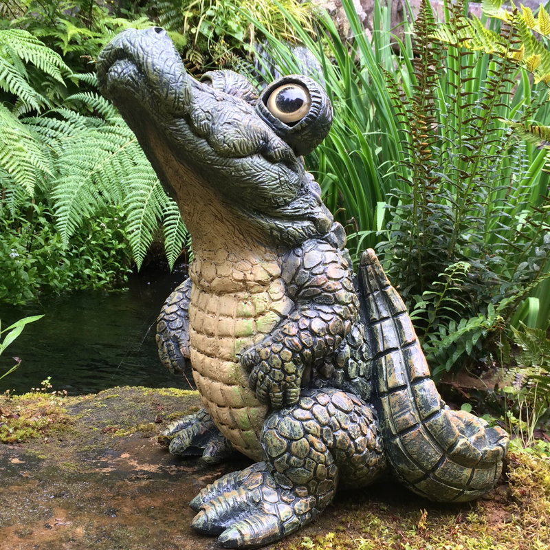 Statue fantaisiste de jardin Gator the Alligator, H 15,5 po x l 11 po x P 13 po