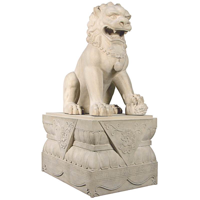 Statue de chien femelle