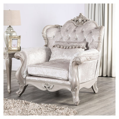 Chaise d'appoint à oreilles en tissu blanc cassé avec capitonnage à losanges et pieds cabriole