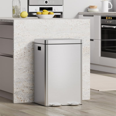 Poubelle de cuisine à double compartiment - Poubelle de recyclage en acier inoxydable 2 x 8 gallons (2 x 30 L) - Couvercle à fermeture en douceur et seaux intérieurs amovibles - Combo de pédale de déchets et recyclage pour la maison, le bureau
