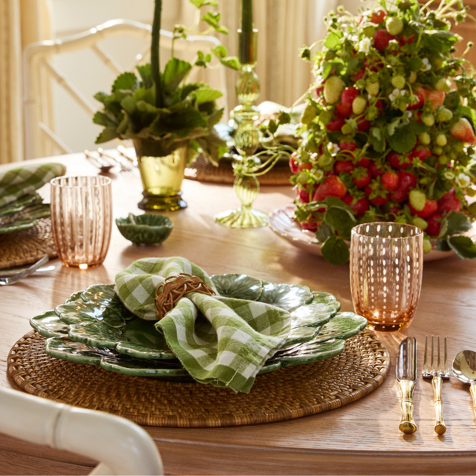 Bordallo Pinheiro Geranium 11" Dinner Plate, Green