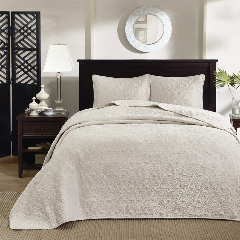 Couvre-lit réversible en crème, format king size - Garnissage en coton prélavé pour un sommeil réparateur - Matelassage élégant - Grande taille pour bien couvrir le lit - 2 taies d'oreiller incluses - Un repos apaisant et raffiné