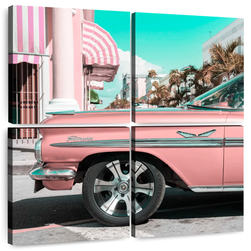 Voiture rose rétro Mehar, H 45 po x l 45 po