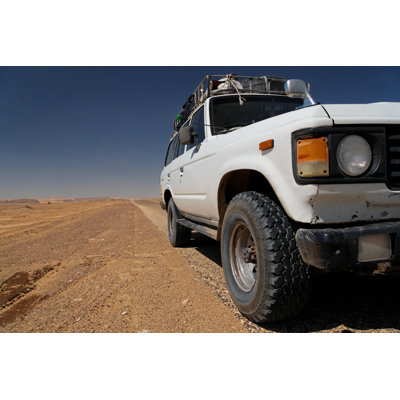 Desert Travelling by Hanis