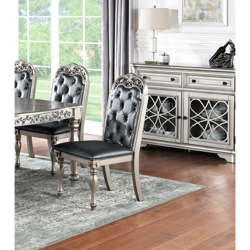Table rectangulaire classique au fini argent / gris et bois d'hévéa formel avec boutons argent / gris