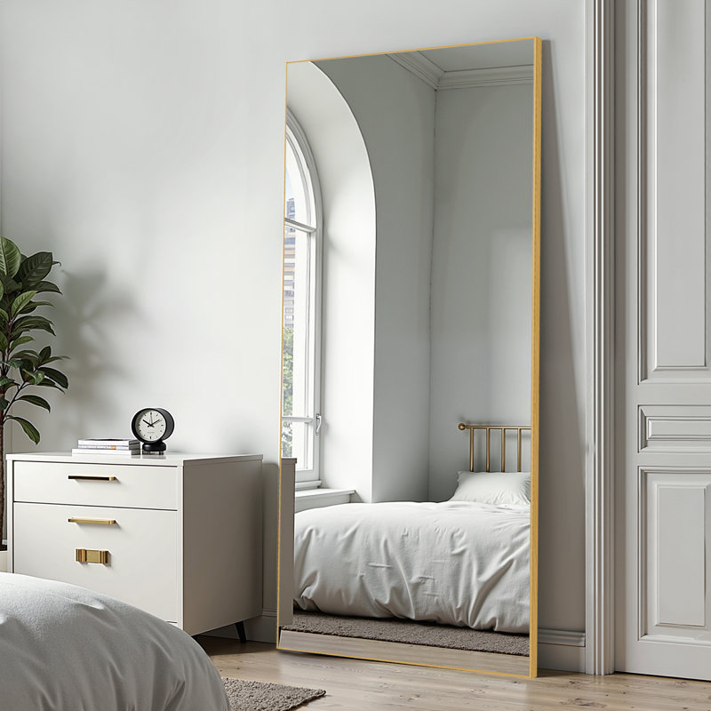 Miroir pleine longueur Ronan, H 71 po x l 32 po x P 4 po, Doré