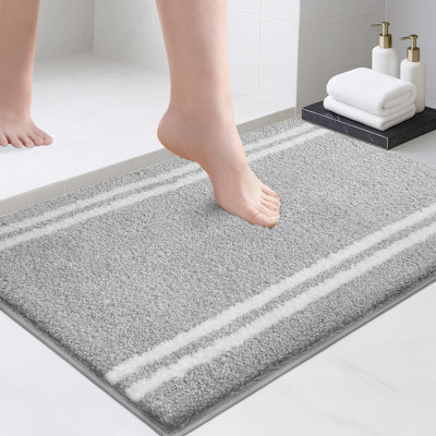Tapis de salle de bain antidérapant lavable à la machine 20 po x 30 po, tapis de salle de bain en microfibre à poils longs très absorbant et à séchage rapide, tapis de bain très doux et moelleux pour baignoire, douche et lavabo, gris clair