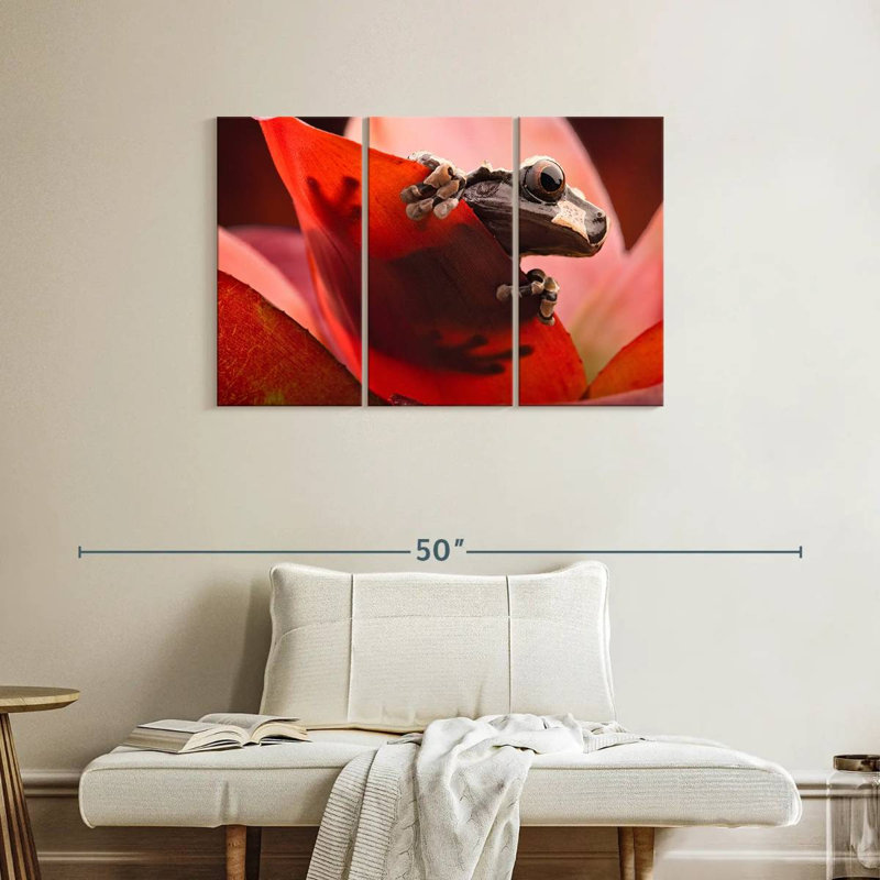 Brampt Amazon Tree Frog, 24" H x 38" W