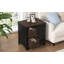 Table d'appoint Black Shutter avec 2 paniers tissés à la main, table de bout de style américain avec armoire de rangement et pieds de repose-pieds