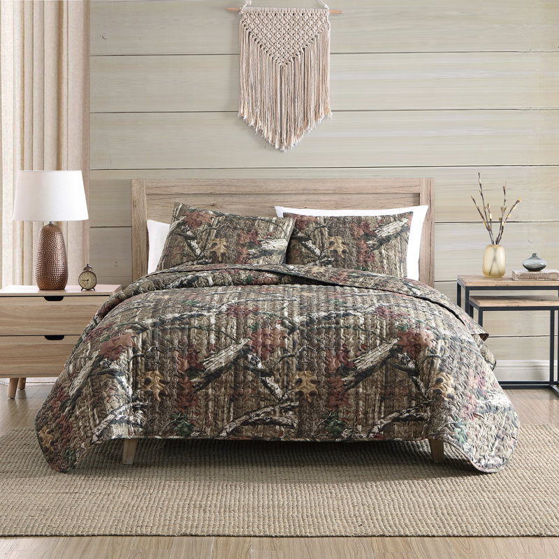 Sateen Camouflage Quilt, Full/Queen Quilt + 2 Shams
