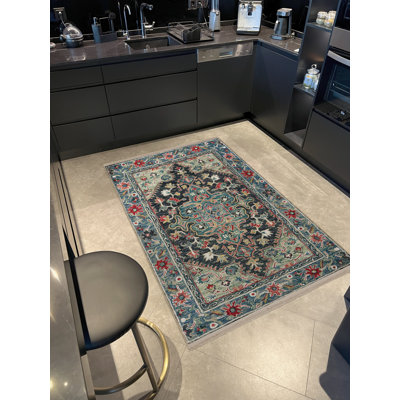 Multi-Colored Traditional Motif Ethnic Patterned Fringed Vintage Decorative Rug