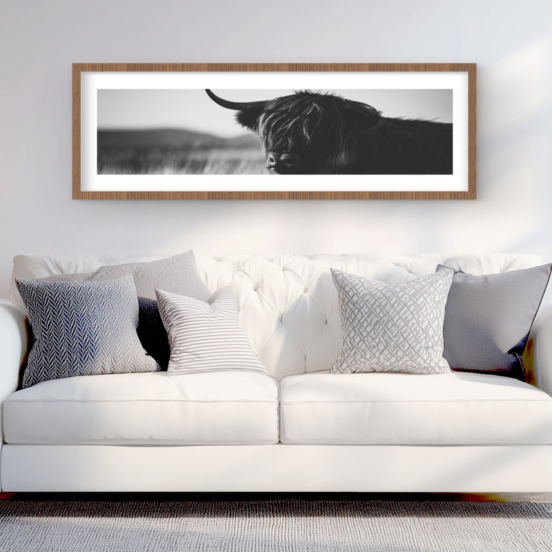 Magnifique vache monochrome Highland - reproduction encadrée