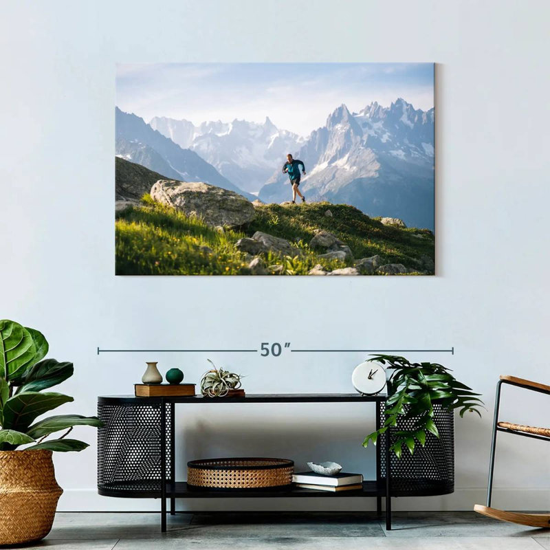 Sireci Trail Runner, 30" H x 45" W