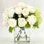 Centre de table floral, fausses pivoines et hortensias dans un vase