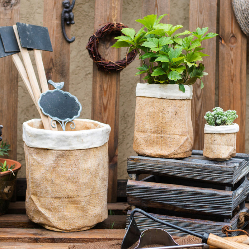 Pot à fleurs en béton Nwaba, H 11,4 po x l 8,3 po x P 9,1 po