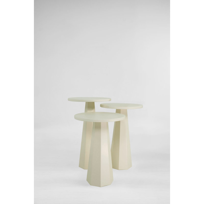 Ensemble de tables d'appoint Modern (3 pièces) crème, 100% panneau de fibres à densité moyenne, hauteur: 18,5 po (grand), 20,5 po (moyen), 18,5 po (petit) | Finition en laque de polyuréthane durable, élégante et fonctionnelle pour le décor du salon et de la chambre à coucher