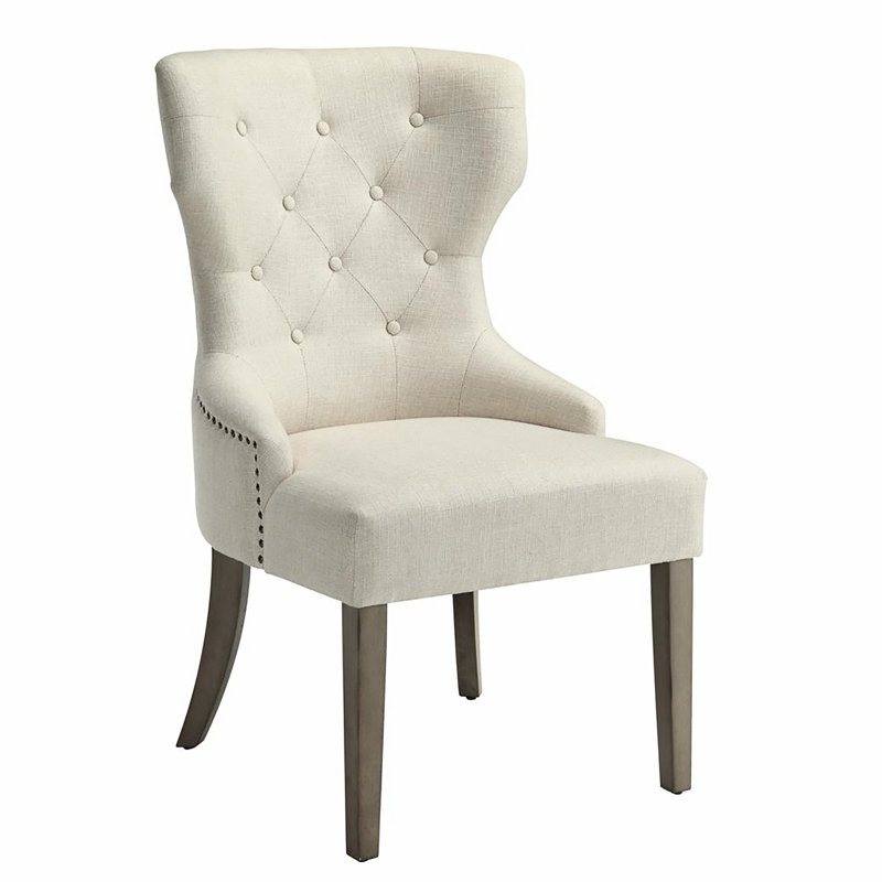 Chaise de salle à manger beige classique avec détails artisanaux et revêtement rembourré fini fumée rustique