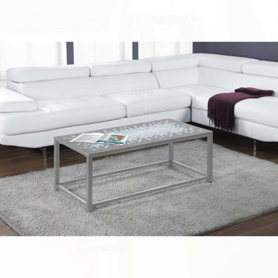 Table basse en mosaïque avec plateau gris et bleu - style transitionnel