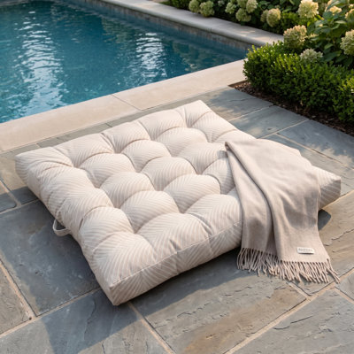 Coussin de sol intérieur / extérieur à rayures Kama Sunbrella®