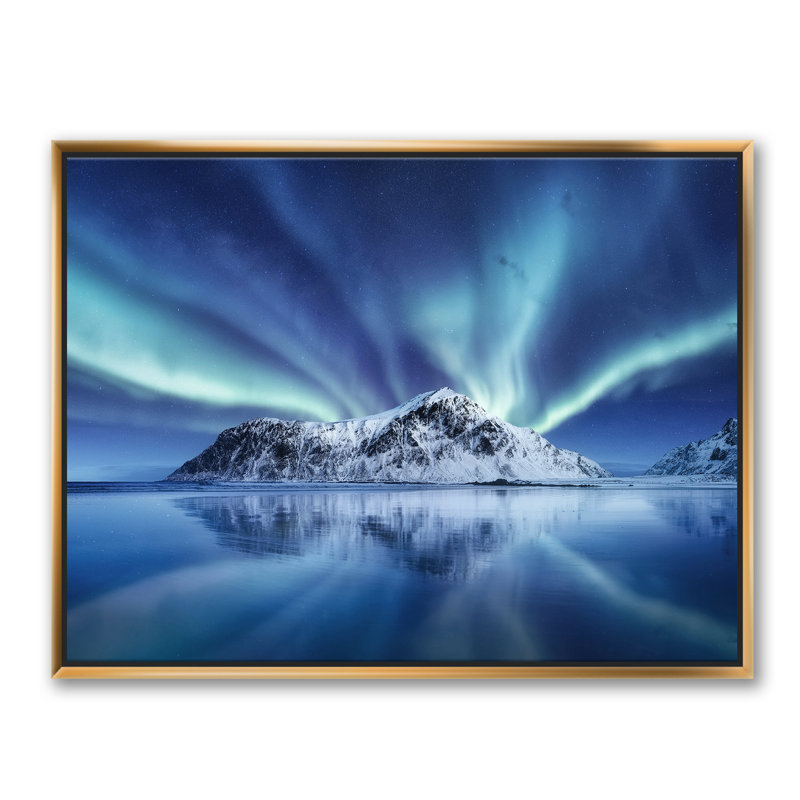 «Aurora Borealis Reflection on the Water», reproduction de photo sur toile, Toile avec cadre doré, H 24 po x l 32 po x P 1 po