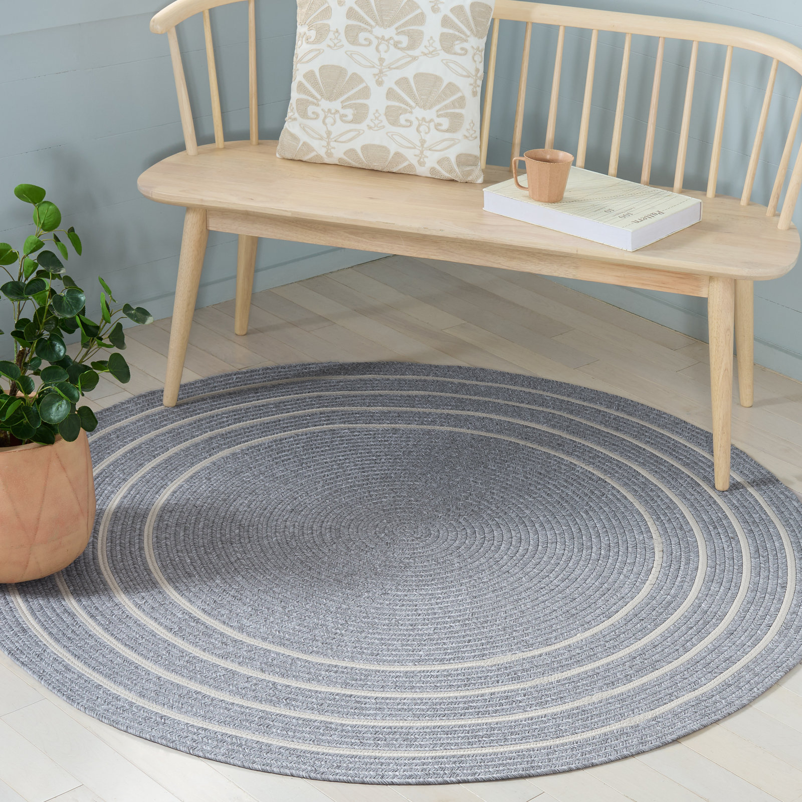 Machine Washable Hand-Woven Braided Rug, Round 5'