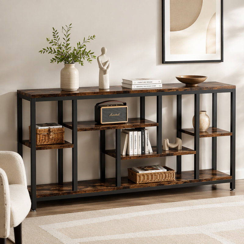 Table d'appoint attrayante, canapé rustique, console