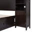 Structure de lit en bois avec armoire et tiroirs tout-en-un, offrant beaucoup de rangement et un support robuste pour une expérience de chambre à coucher confortable-472055766