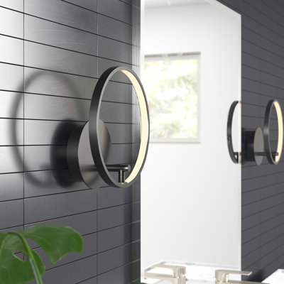 Southhampton Aluminum LED Armed Sconce