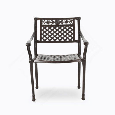 Charmante chaise de salle à manger en fonte d'aluminium avec motif en treillis gracieux et sculptures florales pour les espaces extérieurs