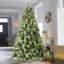  Arbre de Noël artificiel en pin givré pré-éclairé avec pommes de pin, branches à ouverture automatique et support en métal-112575499