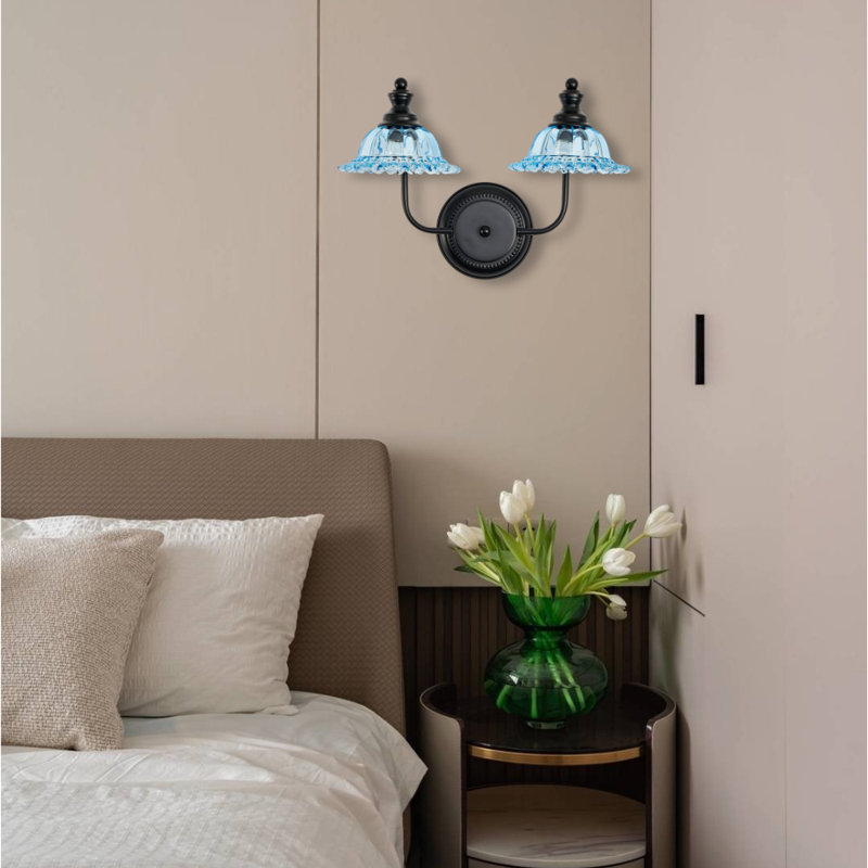 Luminaire pour meuble-lavabo 3 lumières de 25,5 po de largeur, cadre noir et verre bleu homologué UL, 2, Bleu, Noir mat
