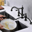 Robinet de cuisine à bec latéral extractible noir mat, pont à deux poignées, laiton, corrosion, fuite, robinet à bec pivotant stable à 360 degrés avec design et jet, noir, rouille, immuable