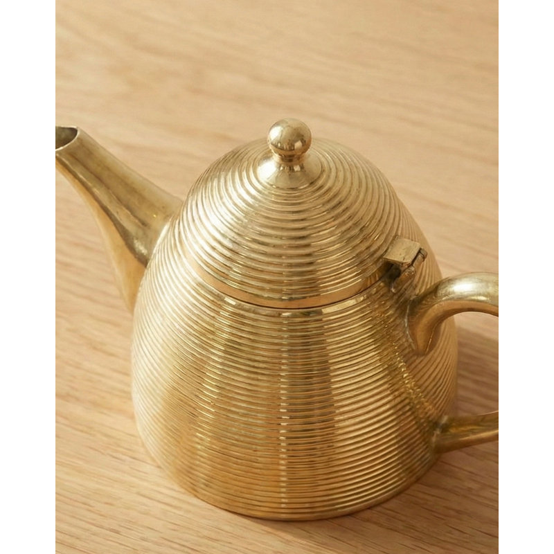 Handmade Brass Tea Kettle – Classic Artisan Pour-Over Pot, Vintage Polished Metal Serveware for Kitchen, Dining, or Teatime Ritual