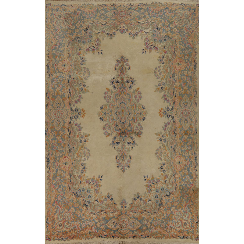 Tapis traditionnel à médaillon floral 5 x 8