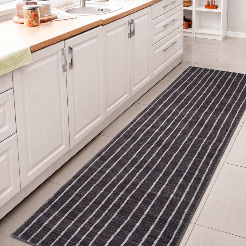 Tapis antidérapant à rayures délavé Orton, Runner 2' x 8', Gris anthracite / Crème