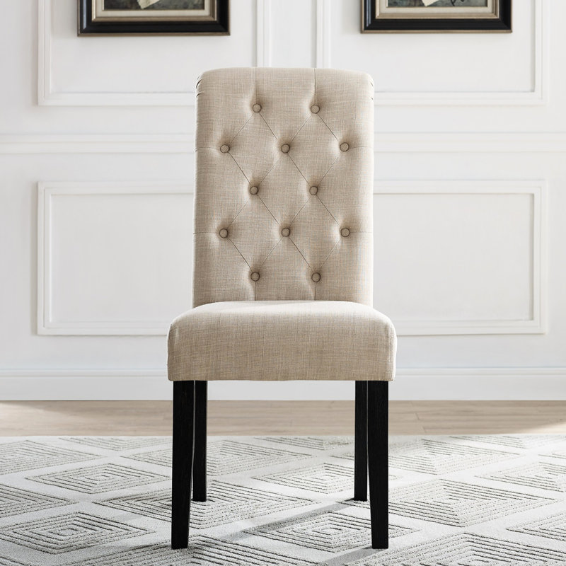 Chaises de salle à manger en bois massif brun clair de 2 boutons pour un attrait intemporel. Dossier haut, revêtement. Cadre en chêne, pieds. Courbe élégante. P 18 po x l 21 po x P 39,2 po, brun clair. Conception courbée.